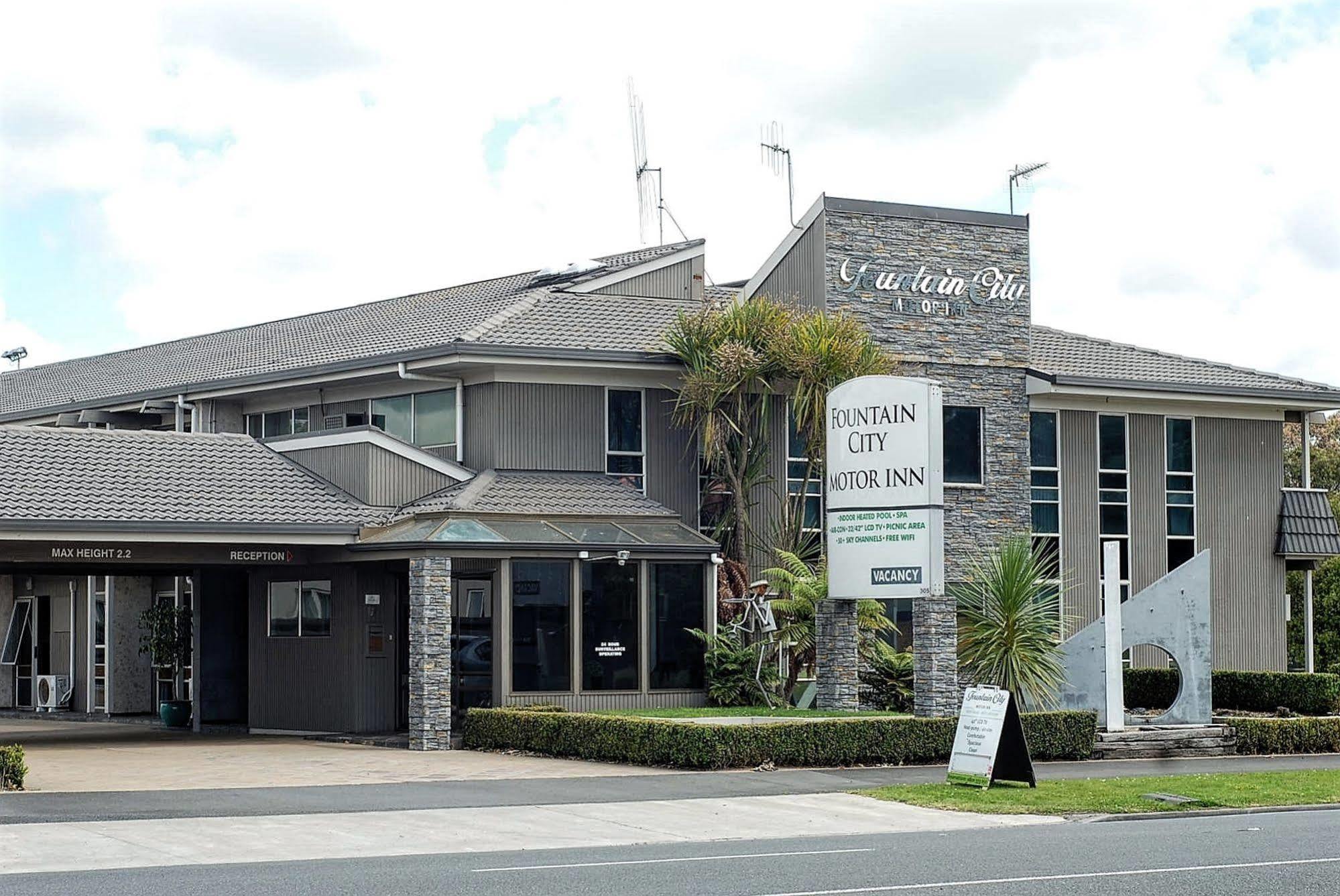 Fountain City Motor Inn Hamilton Exterior photo