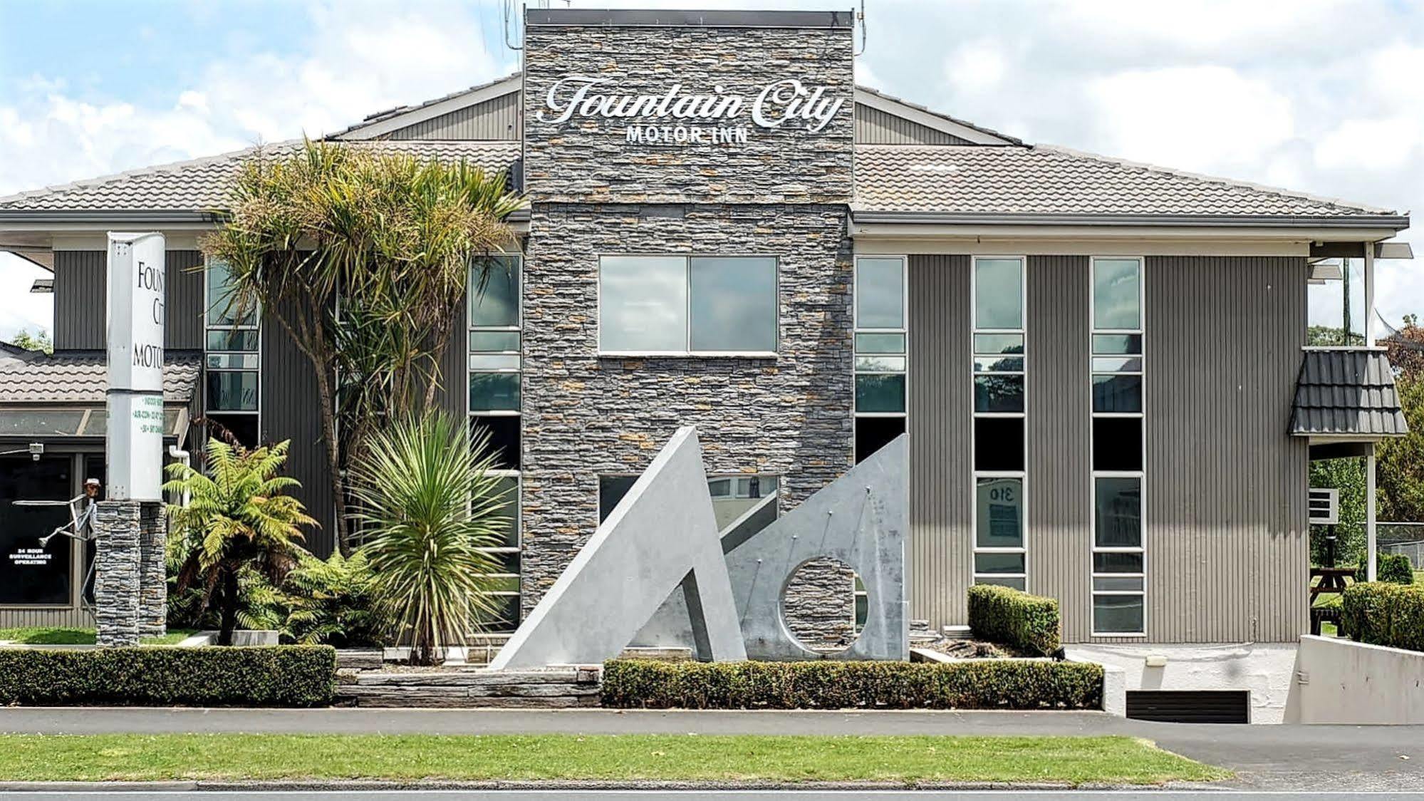 Fountain City Motor Inn Hamilton Exterior photo